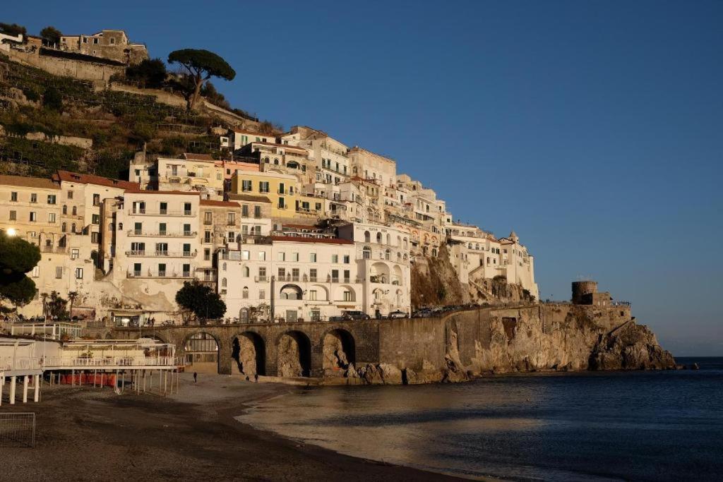Appartamenti Amalfi Vista Mare Luaran gambar